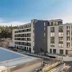 アパート Bernard With Shared Pool マカルスカ