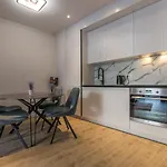 アパート Bernard With Shared Pool *