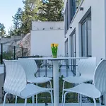 アパート Bernard With Shared Pool *