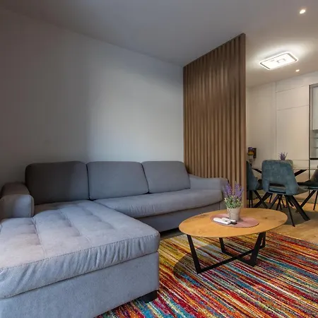 Apartmán Bernard With Shared Pool *