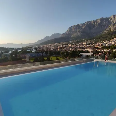 Bernard With Shared Pool Apartment *
