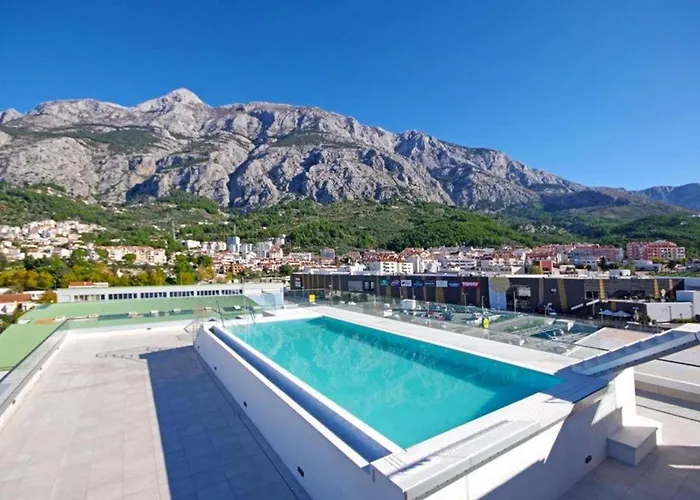 Bernard With Shared Pool Apartmán